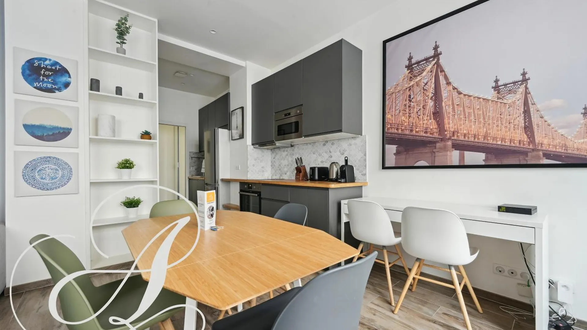 Apartment Roxane, 2 Dont En Souplex 14e *
